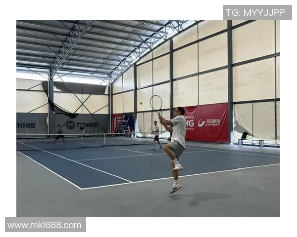 上海网球队在比赛中的表现分析与战术调整探讨 上海网球队在比赛中的表现分析与战术调整探讨